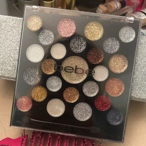 Eyeshadow palette